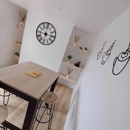 Agreable Maison Neuve Apartmán Pontivy